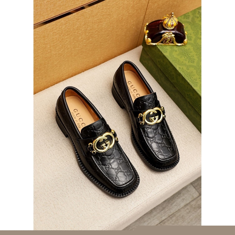G*u*i leather shoes